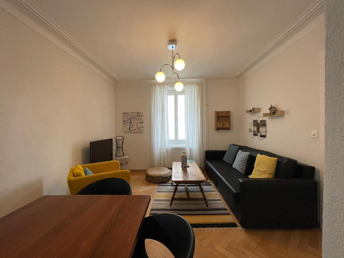 Appartement Luna Avec Parking Couvert Prive Le Locle Eksteriør billede